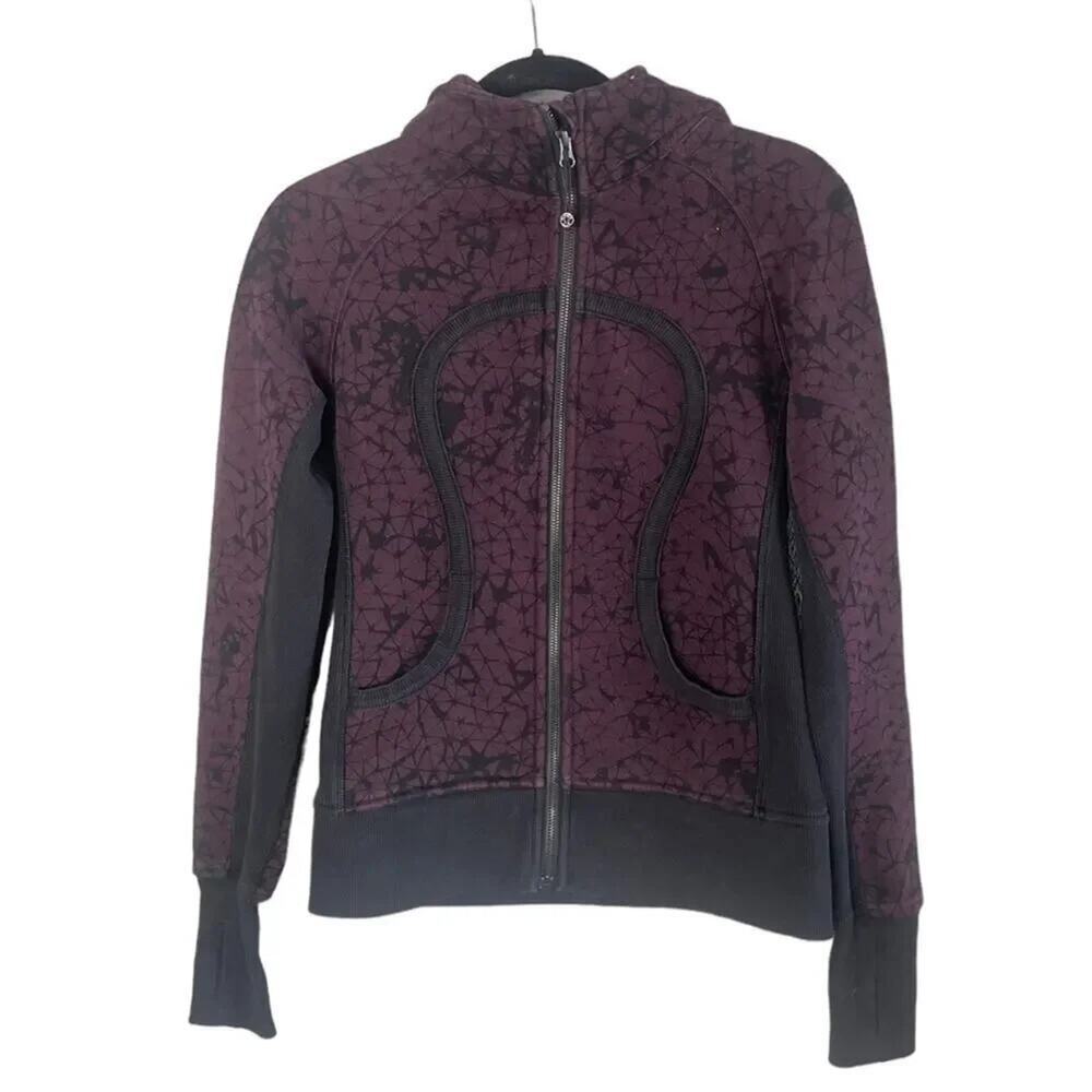 Lululemon Women’s Size 6 Scuba Hoodie in Plum / Black Web Pattern
